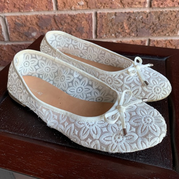 American Eagle Kid Girl Size 4 Slip On Shoes - Picture 1 of 8